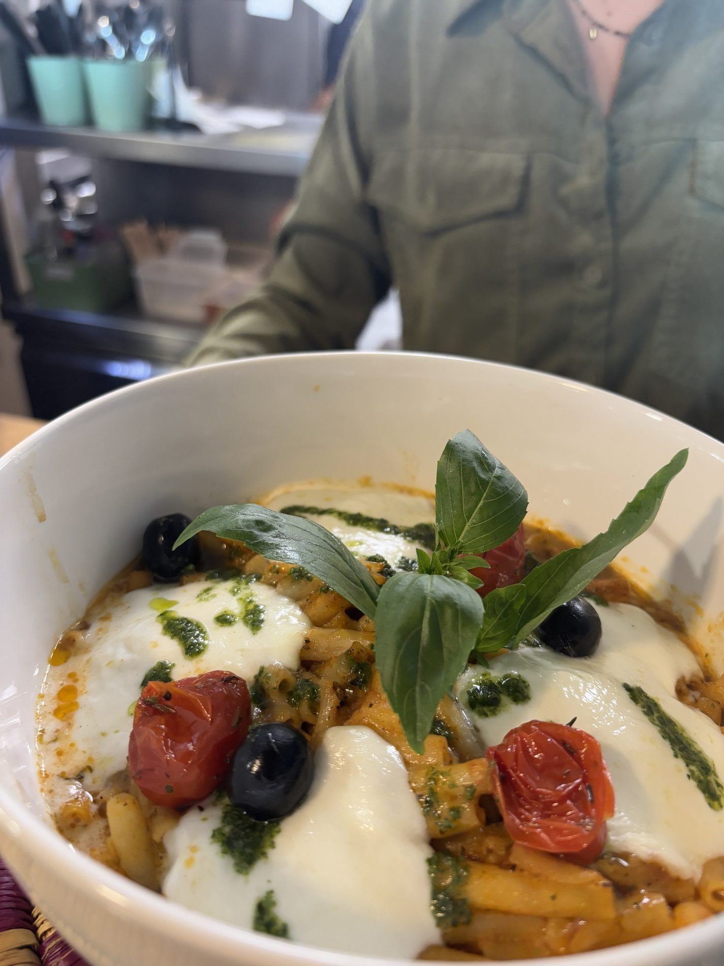 Pâtes burrata, tomates confites et olives